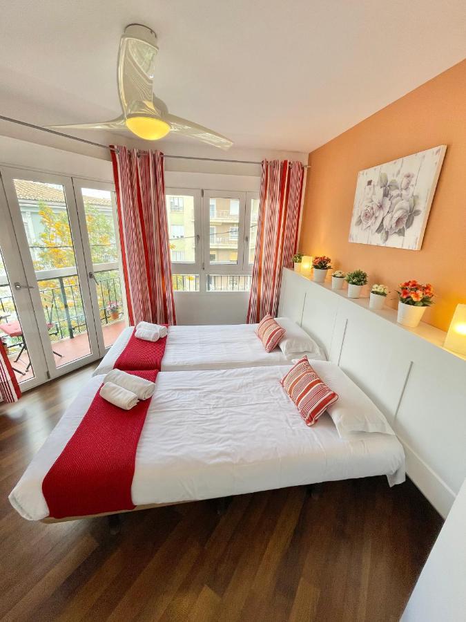 Apartamentos Sevilla Valencia Bagian luar foto
